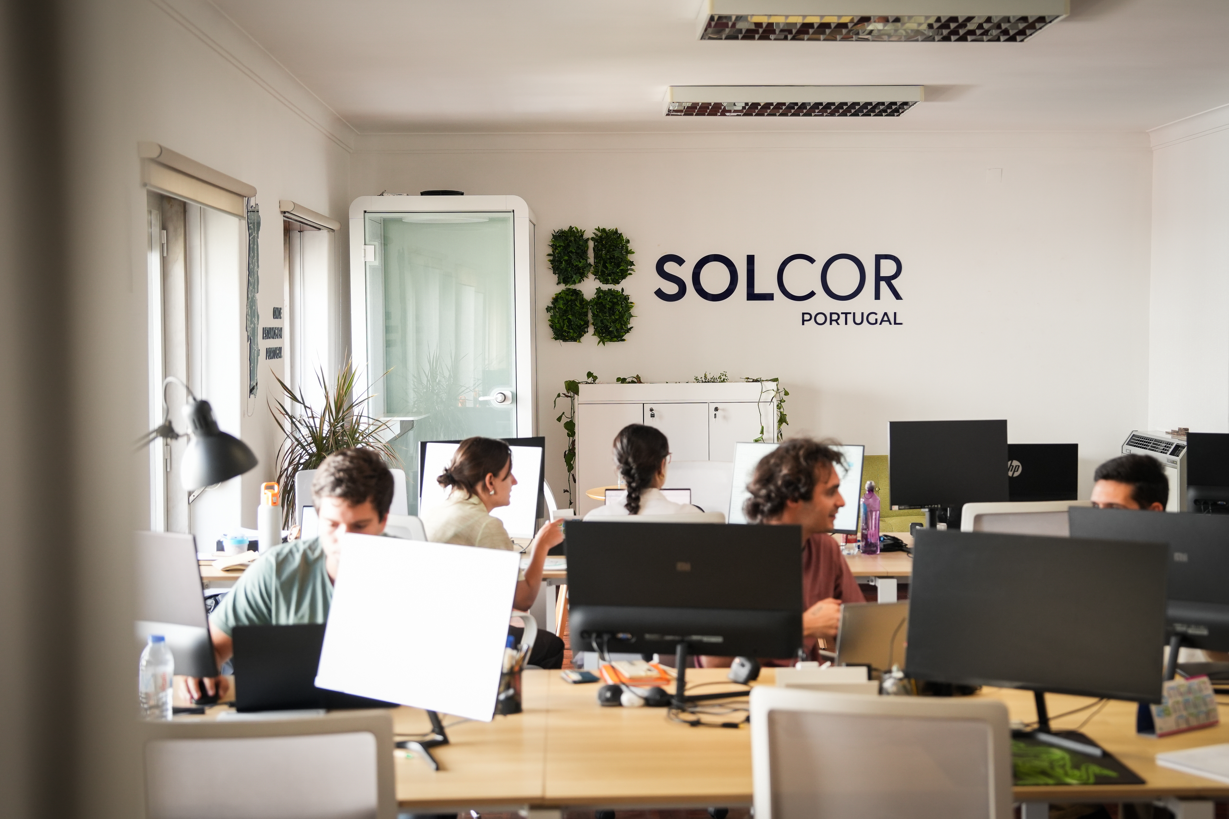 Instalação solar fotovoltaica Solcor — execução própria